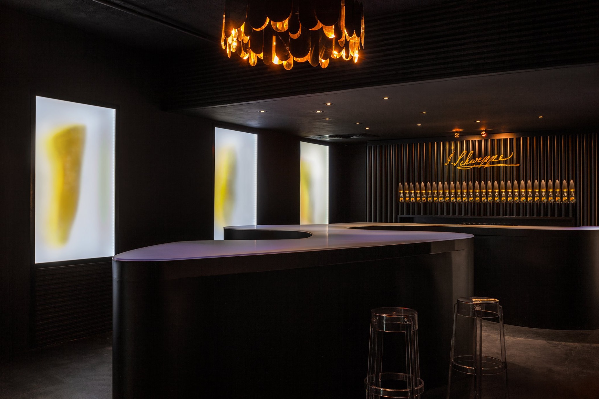 Schweppes Bar
